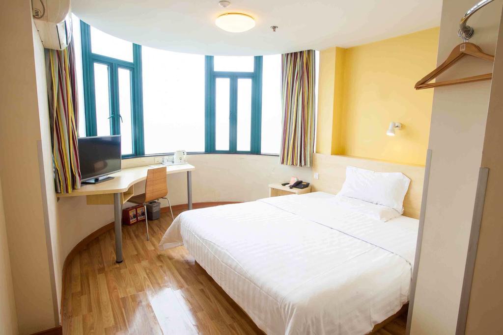 7Days Inn Foshan Qiandeng Lake Nangui Road Subway Station ห้อง รูปภาพ