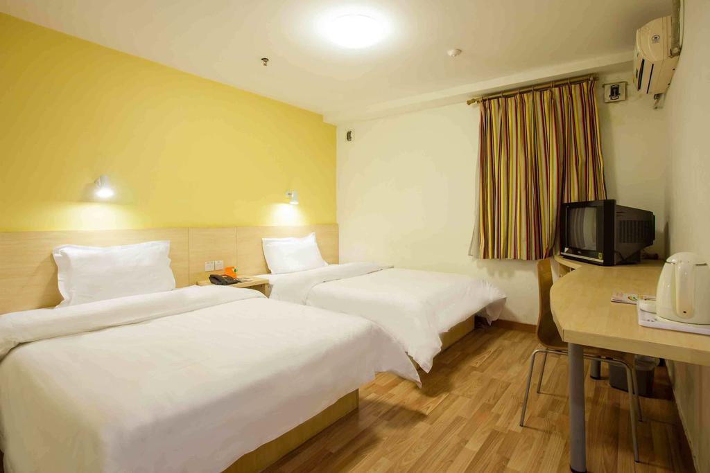 7Days Inn Foshan Qiandeng Lake Nangui Road Subway Station ห้อง รูปภาพ