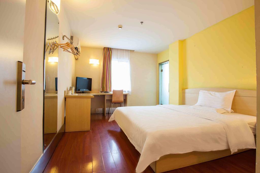 7Days Inn Foshan Qiandeng Lake Nangui Road Subway Station ห้อง รูปภาพ