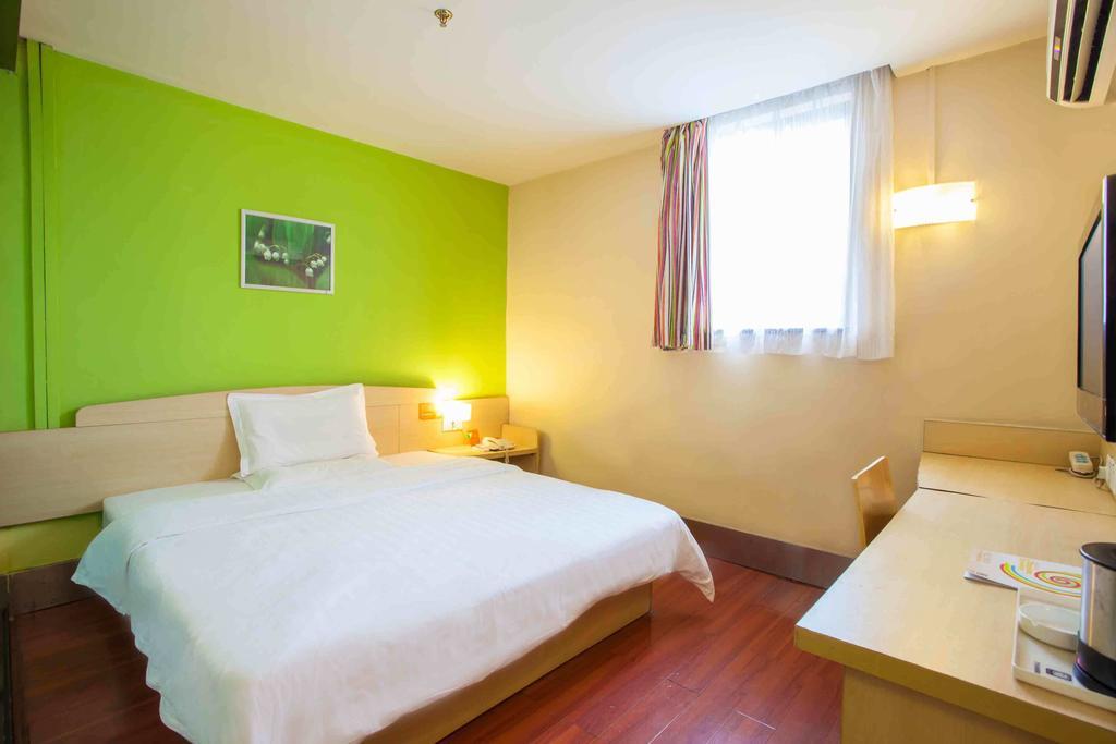 7Days Inn Foshan Qiandeng Lake Nangui Road Subway Station ห้อง รูปภาพ