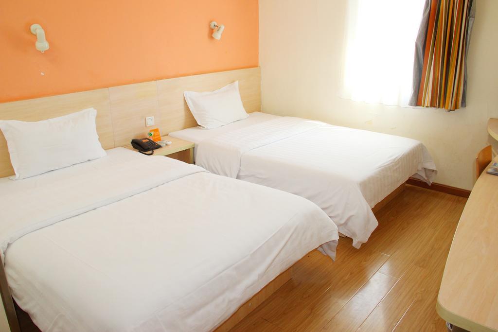 7Days Inn Foshan Qiandeng Lake Nangui Road Subway Station ภายนอก รูปภาพ