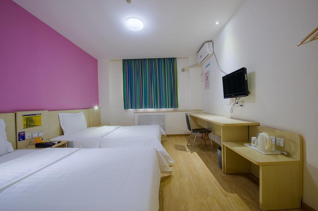 7Days Inn Foshan Qiandeng Lake Nangui Road Subway Station ภายนอก รูปภาพ