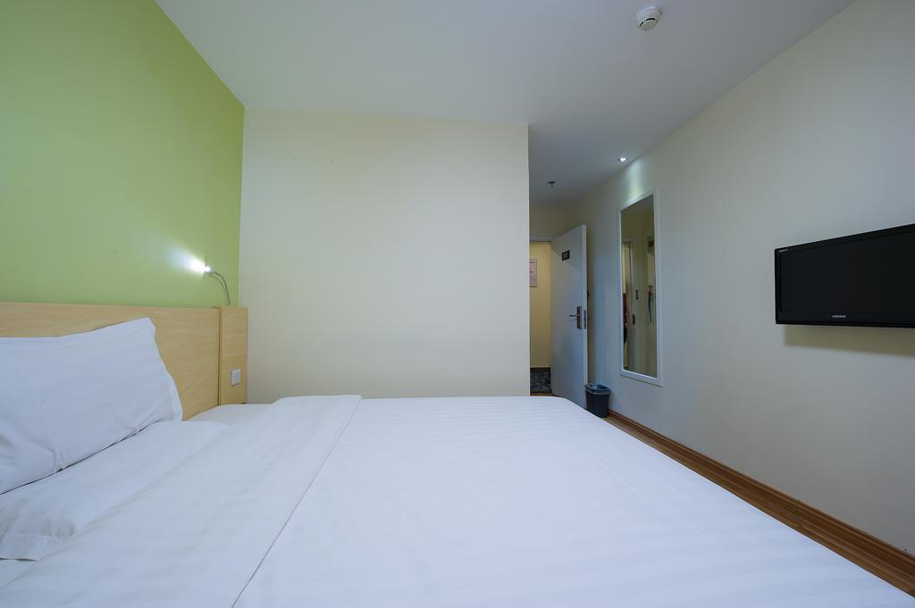 7Days Inn Foshan Qiandeng Lake Nangui Road Subway Station ภายนอก รูปภาพ