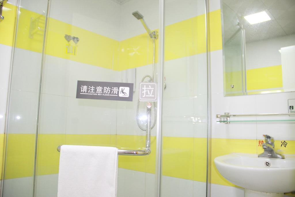 7Days Inn Foshan Qiandeng Lake Nangui Road Subway Station ภายนอก รูปภาพ